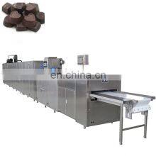 Schokoladenherstellungs-Temperier-Beschichtungs-Schokoladenformmaschine thumbnail-5