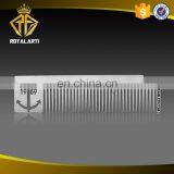 Популярные на рынке индивидуально изготовленные металлические расчески с тисненым логотипом thumbnail-6