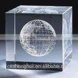 2016 New Design Engraved Globe Crystal Cube