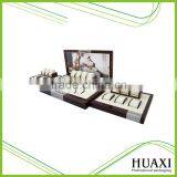 Huaxin High Gloss Lacquered Aluminium MDF Vertical Wrist Watch Display