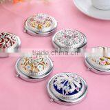 Round Folding Russian Metal Mirror thumbnail-5