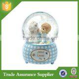 Customized Polyresin Souvenir Gift Snow Globes thumbnail-3