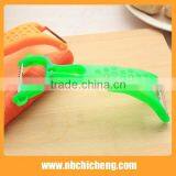 Multifunction Kitchen Slicer Plastic Fruit Vegetable Peeler thumbnail-4
