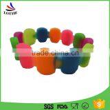 China Manufacturers Beautiful Polychrome Silicone Bracelet Silicone Gift Personalized Bracelet thumbnail-1