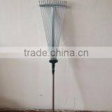 15 Teeth Steel Garden Rakes thumbnail-1