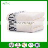 Hot Sale Luxury Embroidery Bamboo Face Towel thumbnail-4