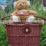 Wicker bicycle basket with lid