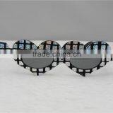 Heart-Shaped Party Glasses thumbnail-6