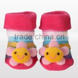 Japan wholesale high quality cute pink flower kids socks for baby with creepers