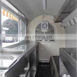 Большие колеса. Трактор для уличной еды. Мобильная поваренная тележка для быстрого завтрака. Мобильная кухня - трейлер. Тележка для кофе и гамбургеров