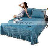 Wholesale Comforter Folded Soft Velvet Lightweight Coverlet For All Season Embroidery Quilt thumbnail-3