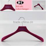 Hot Red Plastic Hanger Velvet Coat Hanger Supplier's Choice thumbnail-1