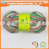 China Knitting Yarn Gold Supplier Hot Wholesale 2016 New Fashion DIY Wool Sock Yarn for Knitting thumbnail-2