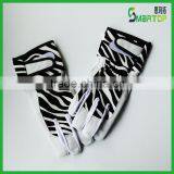 fashion Zebra-stripe raw silk gloves