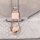 10412-2016 Hot Sale Low Moq Wholesale Price Global Style Python Pattern Pvc Ladies Shoulder Bags thumbnail-6