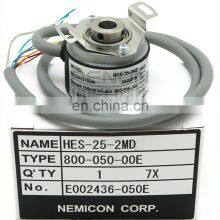 Mini Half Empty Shaft Incremental Rotary Encoder HES Series HES-25-2MD 8mm Hole Diameter 25 Pulse Output thumbnail-3