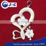 High Quality Fashion White Mother of Shell Engraved Pendant