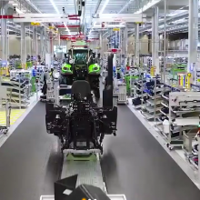 Agricultural Machinery Used Farm Tractor Deutz Fahr 130hp 1304 in Good Condition thumbnail-4