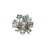 Brooches 2014 new fashion China pearl and rhinestone flower brooches for ladies MLCPB068