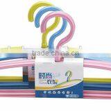 Diverse Styles Plastic Clothes Hanger thumbnail-3