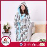 Super Soft and Warm Women Beautiful Micro Fleece Hooded Coral Fleece Bathrobe thumbnail-3