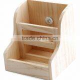 Carnopet Rabbit Wooden Stable Grass Feeder thumbnail-6