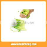 Easy Handle Silicon Kitchen Tools Lemon Juicer Silicone Fruit Juicer thumbnail-1