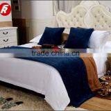100% Polyester Faux Fur pv Plush Hotel Bed Runner in Bedspread