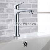Fashionable Long Neck Chrome Finishing Bath Tap thumbnail-3