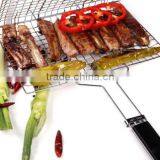 Portable Outdoor Wire Mesh BBQ Grill With Wooden Handle thumbnail-4