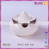 White Small Ceramic Apple Decal Desgin Manual Juicer thumbnail-4