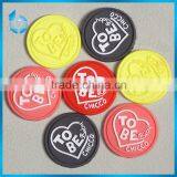 China Factory Manufacture Rubber Label Tag for Leisure Suit