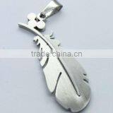 Jewelry Pendant personality chicken feather gesture Pendant pendant vner