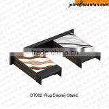 DT082 Metal Carpet Display Recline