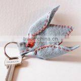 China New Cheap Wholesale Key Rings Handmade Mini Design Fabric Flower Tulip Decor Craft Promotion Felt London Souvenir Keychain