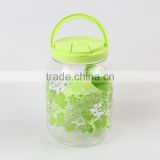 wholesale hot sell plastic green juice dispenser juice jar whit one bibcocks with five cups for store beverage