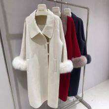 Un abrigo de piel de zorra roja de media longitud para mujeres, un abrigo de lana de doble cara hecho a mano de alta gama para Navidad, está de moda este invierno thumbnail-1