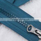 2016 High Quality Plastic Zipper thumbnail-5