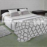 3Pcs Taffeta Flocking Quilt Set thumbnail-1