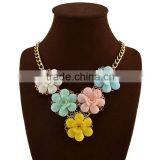 Bohemian Style Women's Resin Flower Choker Bib Statement Necklace Collar Chain Pendant thumbnail-3