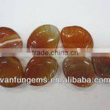 Dyed Red Agate Carved Bear thumbnail-1