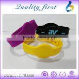 Active EM4305 RFID Bracelets Customized NFC Wristbands