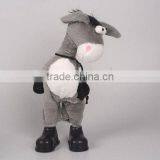 BATTERY OPERATED SHAKE HEAD CATTLE