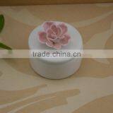 Wholesale White Porcelain Trinket Box With Flower Shape Design thumbnail-2