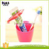 Multi-function Lips Creative Lovely Toothpaste Squeezer thumbnail-3