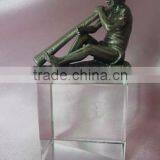 Metal Gift Beautiful Crystal Ball, Bird Stand at Ball