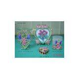 Metal Gifts Series thumbnail-2