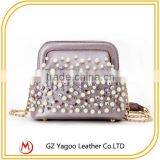 China Wholesale Latest Fashion Design Decorated With Pearl Ladies Clutch Bag thumbnail-1
