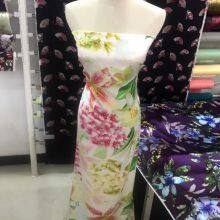 Ткань двустворчатой с составом 65% полиэстера и 35% хлопка для медицинских халатов