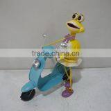 Adorable Metal Frog With Motor for Home Decoration thumbnail-1